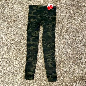 NWT Spanx Green Camo “How you like me now” Leggings- Medium